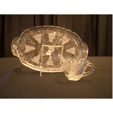 Dish - Glass Plate w/ Grapes 10"