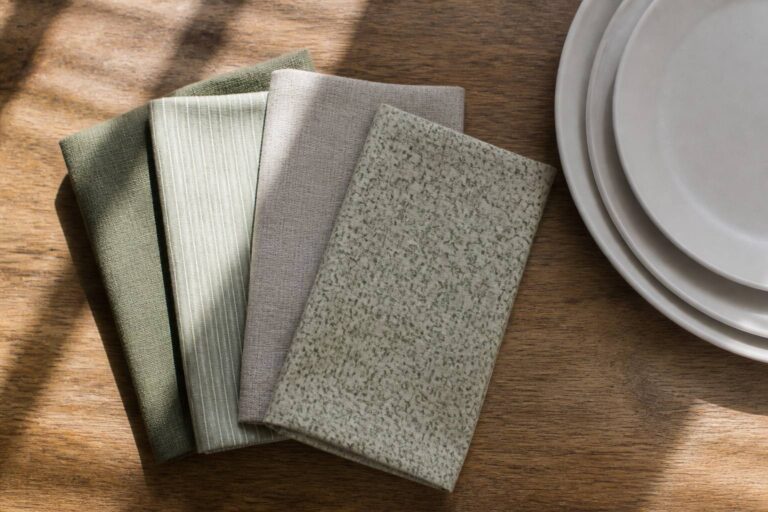 Wedding Linen Colors: Pairing Table Settings With Your Palette - featured illustration